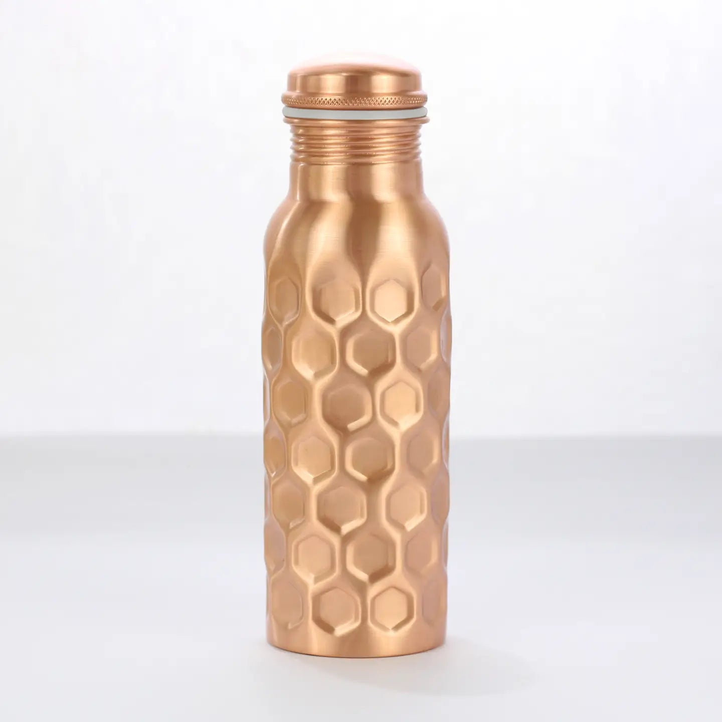 Artisan Diamond-Hammered Copper Bottle (700ml)