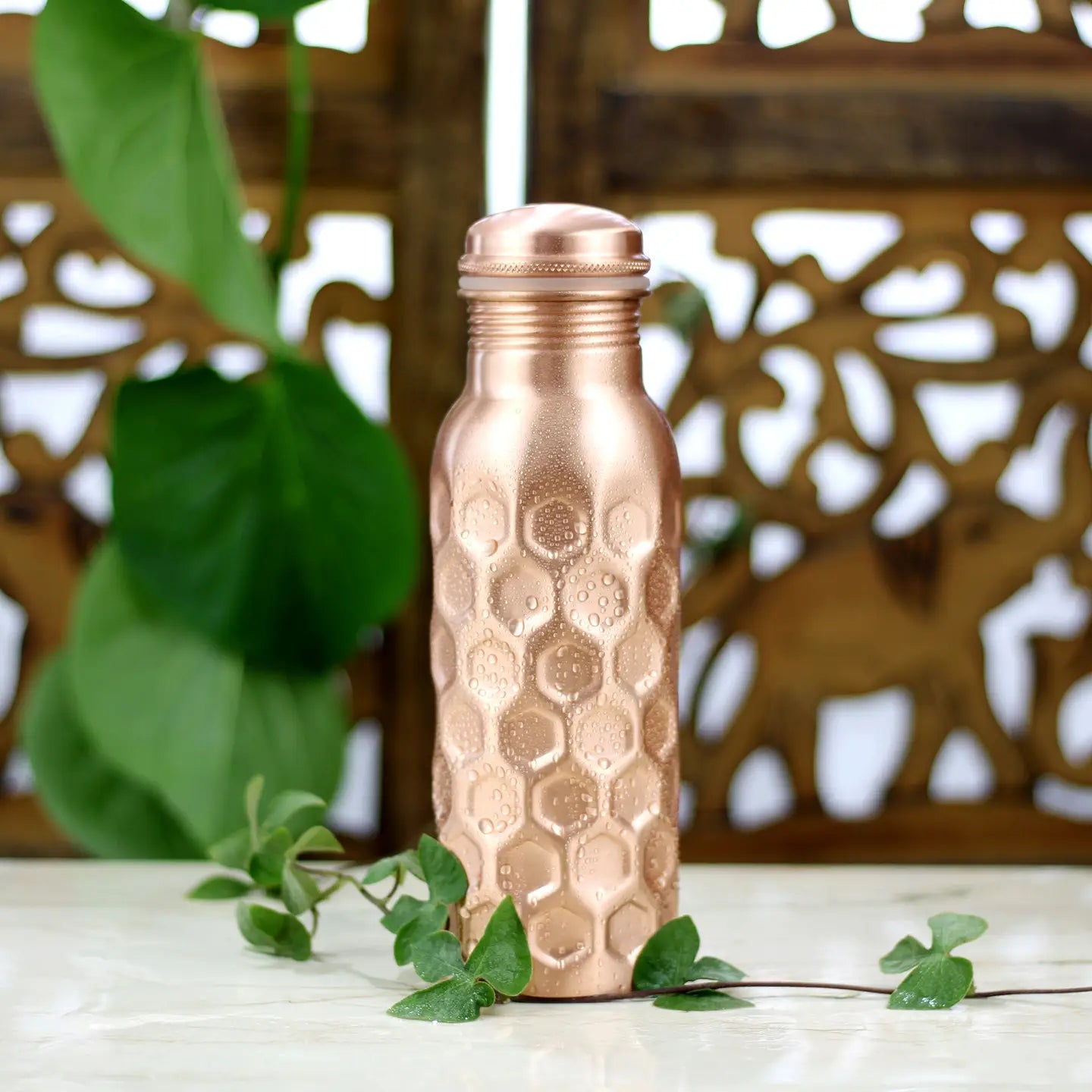 Artisan Diamond-Hammered Copper Bottle (700ml)